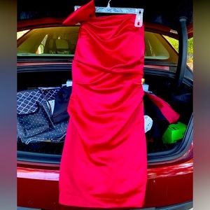 Size 6 semi formal dress red dry cleaned